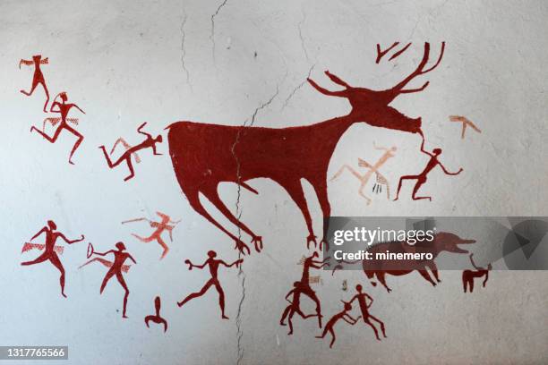 pinturas murales neolíticas en çatalhöyük - turkey hunting fotografías e imágenes de stock