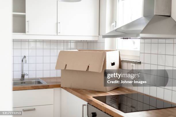 Kitchen Moving Boxes Photos and Premium High Res Pictures - Getty Images