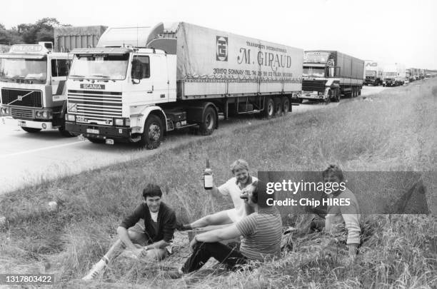 Extansion de la grève des camionneurs Britaniques, avec le bloquage total du port de Douvres par quelques centaines de poids lourds le 19 Juillet...