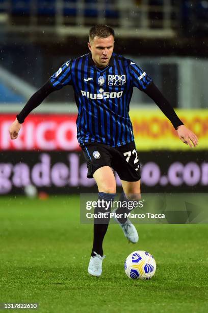 Josip Ilicic of Atalanta BC in action during the Serie A match between Atalanta BC and Benevento Calcio at Gewiss Stadium on May 12, 2021 in Bergamo,...