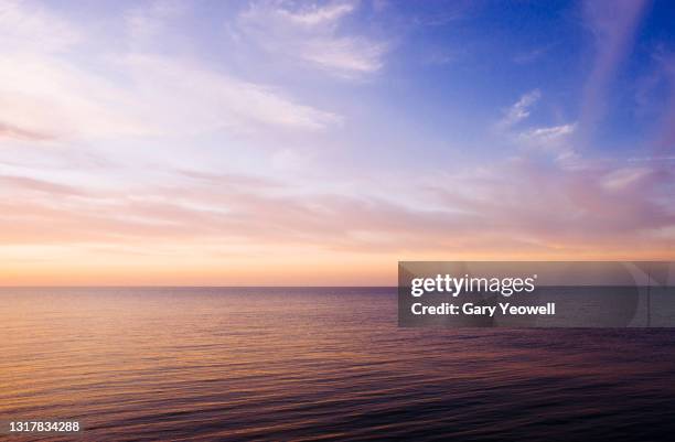 seascape and sky - horizon over water stock-fotos und bilder