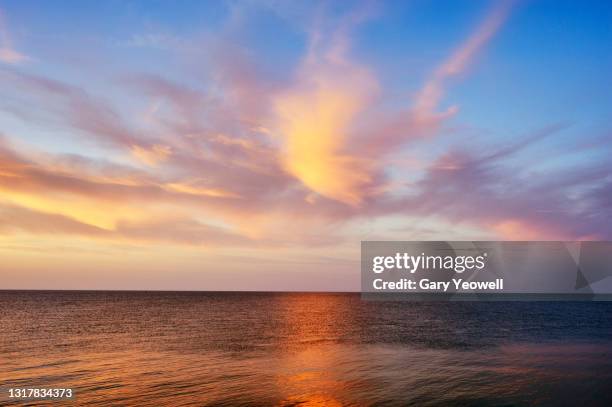 seascape and sky - 夕暮れ　海 ストックフォトと画像