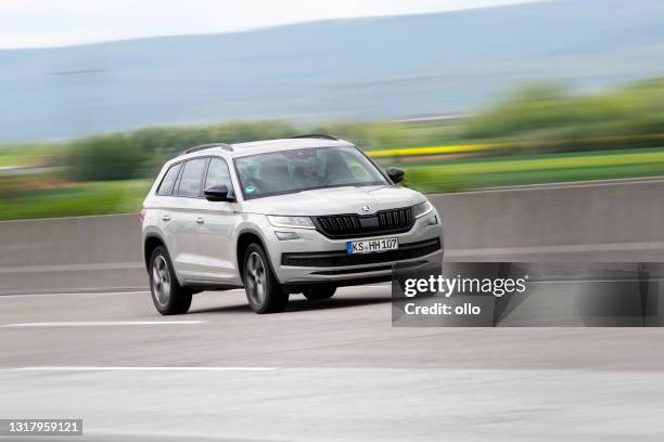 skoda kodiaq - škoda stockfoto's en -beelden