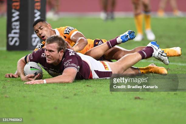 Jake Trbojevic of the Sea Eagles scores a try during the round 10 NRL match between the Manly Sea Eagles and the Brisbane Broncos at Suncorp Stadium...