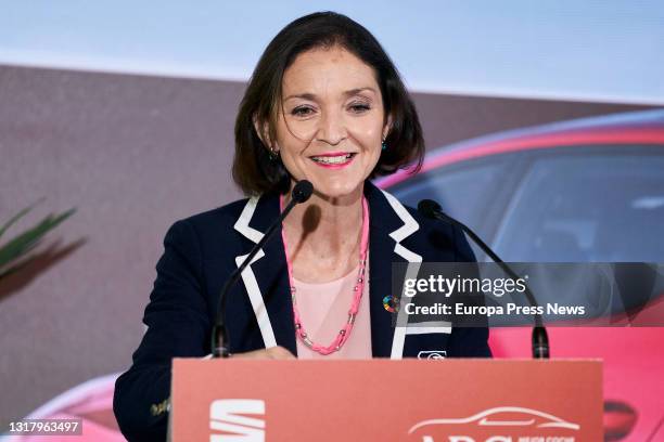 The Minister of Industry, Trade and Tourism, Reyes Maroto, speaking at the presentation ceremony of the ABC Car of the Year Award 2021 to the Seat...