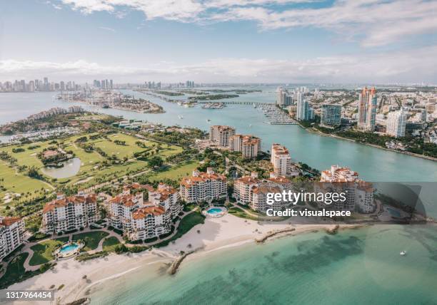 89 fotos e imágenes de Fisher Island Location - Getty Images 89 fotos e imágenes de Fisher Island Location - Getty Images