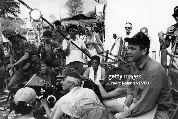 Le réalisateur Oliver Stone lors du tournage deu film "Platoon" en octobre 1986.