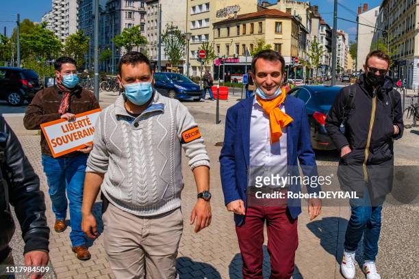 Florian Philippot président du parti "Les Patriotes" avec ses gardes du corps lors du rassemblement "anti-confinement" contre les masques, pour la...