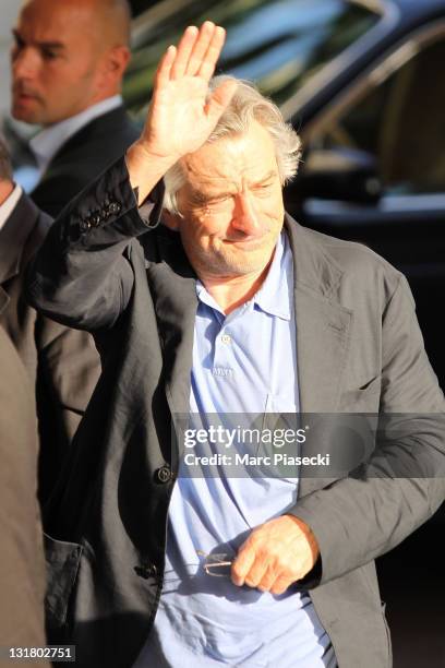 Robert de Niro arrives at the 'Martinez' hotel to attend the jury dinner on May 10, 2011 in Cannes, France.