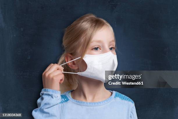 Mask String Photos and Premium High Res Pictures - Getty Images