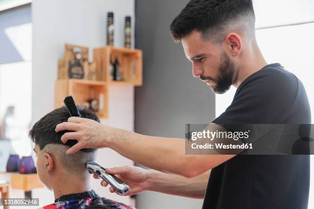 912 Side Cut Hairstyle Photos and Premium High Res Pictures - Getty Images 912 Side Cut Hairstyle Photos and Premium High Res Pictures - Getty Images