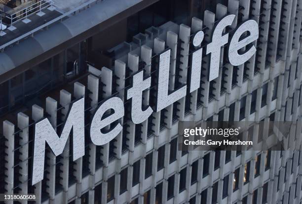 The MetLife corporate logo sits at the top of their building on Park Avenue seen from the new SummitOV observation deck under construction at One...