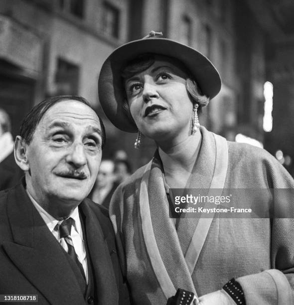 Vincent Scotto et Suzy Delair sur le tournage du film 'Lady Paname', le 23 novembre 1949, à Boulogne-Billancourt.