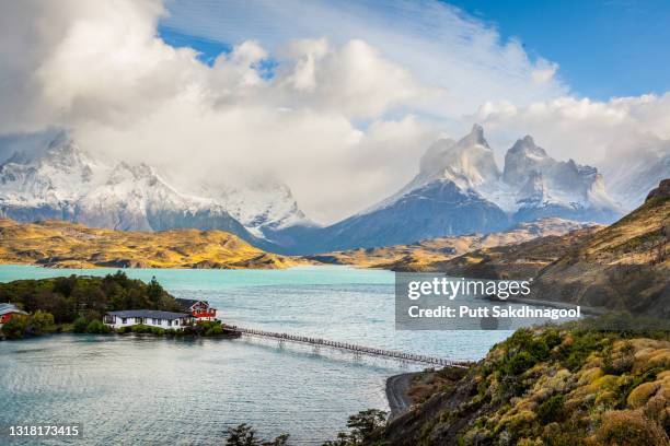 lake pehoe in torres del paine national park, chile - parque nacional de torres del paine fotografías e imágenes de stock