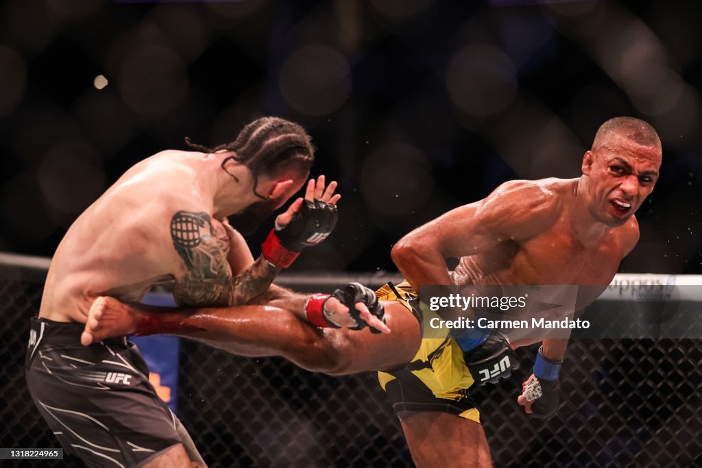UFC 262: Edson Barboza v Shane Burgos