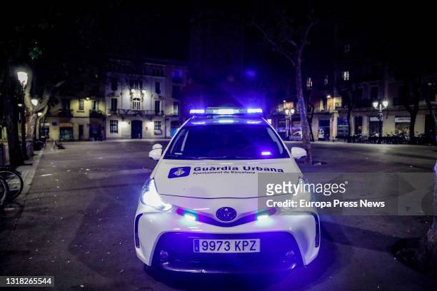 Patrol of the Guardia Urbana guards in the Plaza de la Vila de Gracia.May 15 in Barcelona, Catalonia, . Today is the second Saturday without state of...