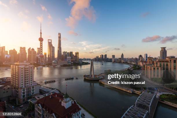 lujiazui skyline in shanghai and the bund in morning , china , asia - bund fotografías e imágenes de stock