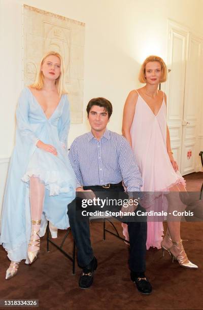 Diane D’Orleans, Stephane Rolland and Helene of Yugoslavia pose backstage during the Stephane Rolland Ready to Wear Spring/Summer 1996 show as part...