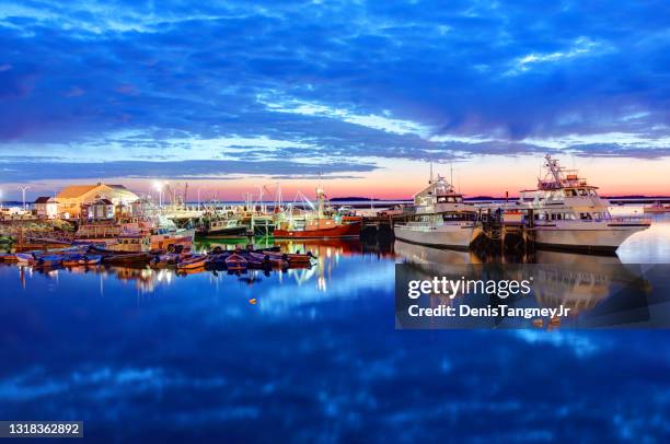 porto di plymouth - baia del massachusetts foto e immagini stock