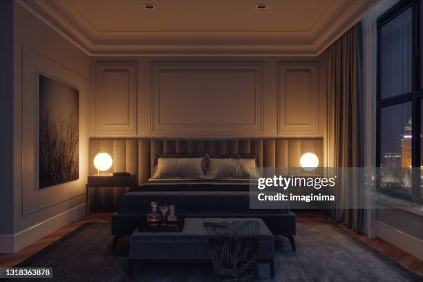 luxe modern slaapkamerinterieur 's nachts - dimly lit stockfoto's en -beelden