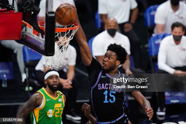 Damian Jones of the Sacramento Kings dunks the ball against the Utah Jazz during the first quarter at Golden 1 Center on May 16, 2021 in Sacramento,...