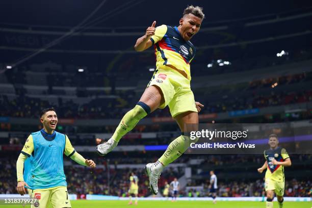 Roger Martínez of America celebrates after scoring the third goal of his team during the quarterfinals second leg match between America and Pachuca...