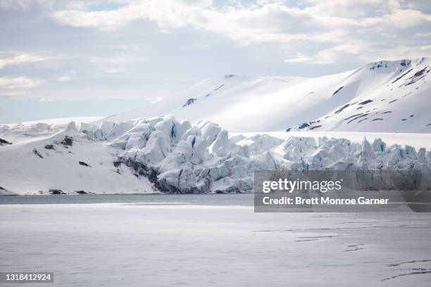 glacier and ice sheet - north pole fotografías e imágenes de stock