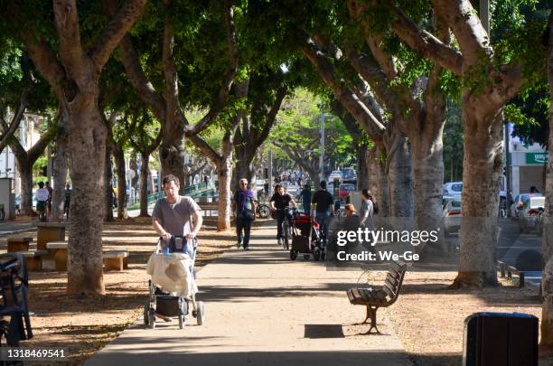 rotshchild boulevard, tel aviv, israel - israel people stock pictures, royalty-free photos & images