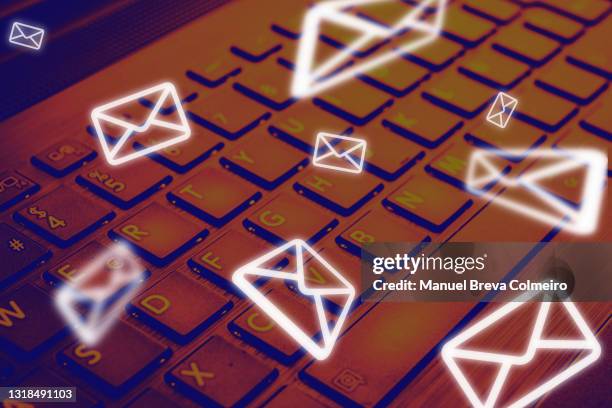 Loading Screen Mail 1,906 Inbox Email Screen Stock Photos, High-Res Pictures, and Images ...