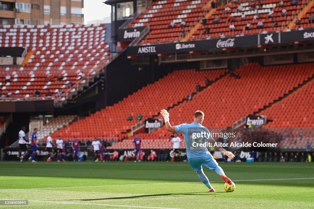 Valencia CF v SD Eibar - La Liga Santander