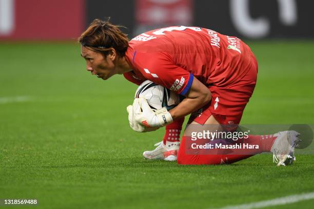 Masaaki Higashiguchi of Gamba Osaka in action during the J.League Meiji Yasuda J1 match between Gamba Osaka and Urawa Red Diamonds at Panasonic...