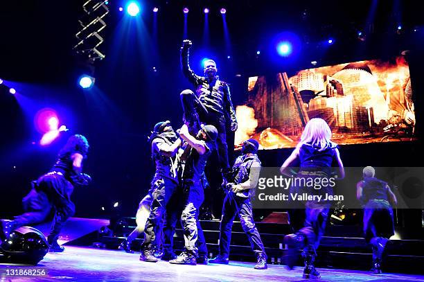 Usher performs during the OMG Tour at BankAtlantic Center on April 27, 2011 in Sunrise, Florida.