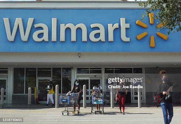 Interior walmart store in miami hi-res stock photography and images - Alamy