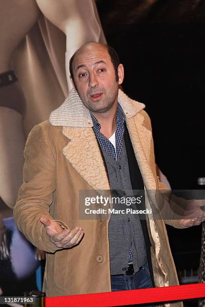 Actor Kad Merad arrives for the premiere of 'Megamind' at the Cinema UGC Normandie on November 29, 2010 in Paris, France.