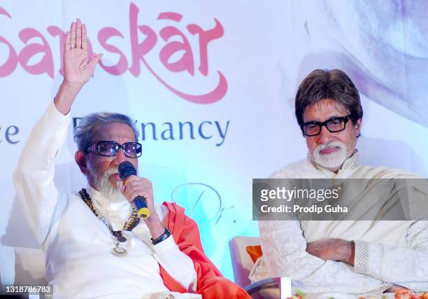 Balasaheb Thackeray and Amitabh Bachchan attend the book launch 'Ayurvedic Garbha Sankar' by Dr. Balaji Tambe on July 24, 2011 in Mumbai, India.