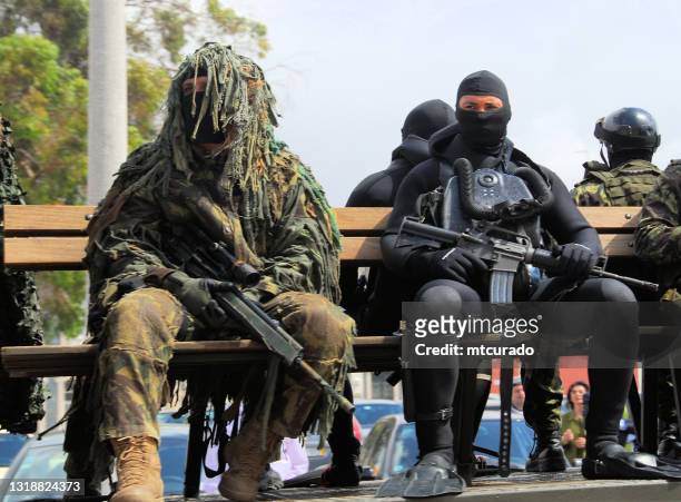 diver and sniper in ghillie suit - portuguese marines - special forces - fuzileiros - military intelligence stock pictures, royalty-free photos & images