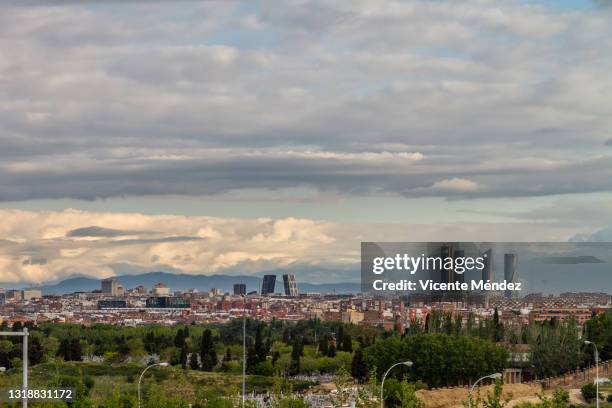 panoramic view of the city of madrid from the east - madrid panorama stock pictures, royalty-free photos & images