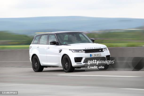 range rover - range rover stock pictures, royalty-free photos & images