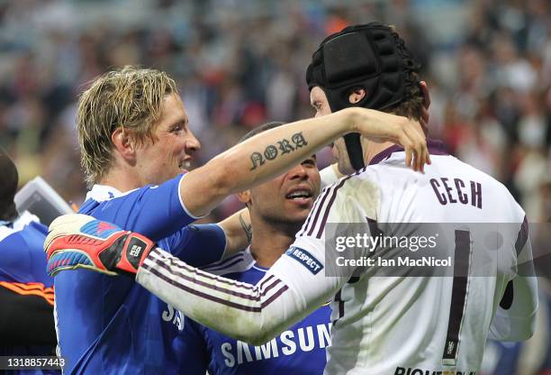 Fernando Torres of Chelsea celebrates with Petr Cech during UEFA Champions League Final between FC Bayern Muenchen and Chelsea at the Fussball Arena...