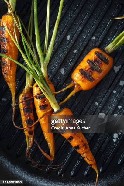 carrots cooked in pan grill top view - grilled vegetables stock pictures, royalty-free photos & images