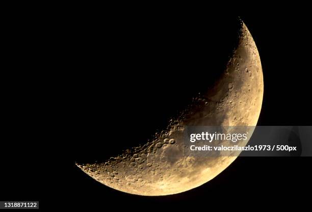 Low Moon 3,039 Low Moon Stock Photos, High-Res Pictures, and Images - Getty Images
