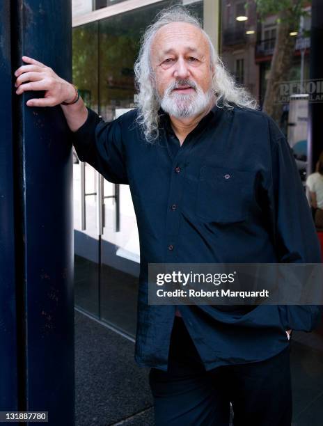 Director Montxo Armendariz attends a photocall for his latest film 'No Tengas Miedo' at the Renoir Floridablanca on April 27, 2011 in Barcelona,...