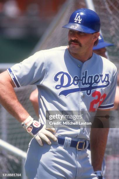 Kirk Gibson of the Los Angeles Dodgers looks on batting practice before a baseball game against the San Diego Padres on June 6, 1988 at Jack Murphy...