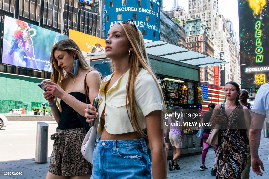 New York lifts masks mandate during COVID-19 pandemic