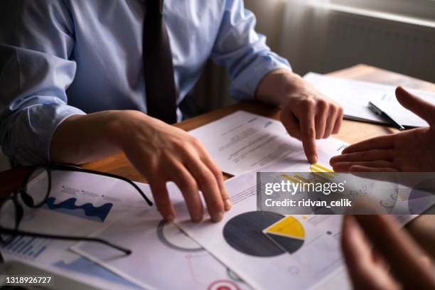 business finance, accounting, contract, advisor investment consulting marketing plan for the company with using tablet and computer technology in analysis. - auditoria imagens e fotografias de stock