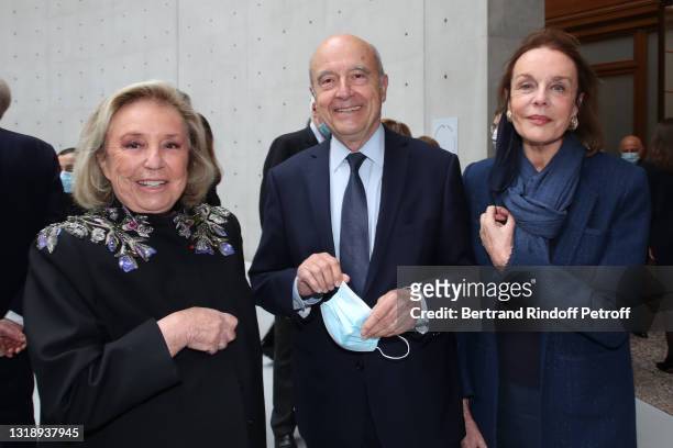 Maryvonne Pinault, Alain Juppe and Catherine Nay attend the "Bourse de Commerce - Pinault Collection, Modern Art Foundation" Opening Night on May 19,...