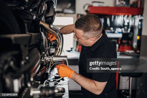 Oil Change Guy Photos and Premium High Res Pictures - Getty Images