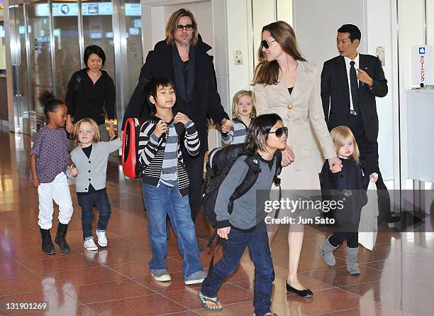 Brad Pitt, Angelina Jolie and their six children Maddox, Pax, Zahara, Shiloh, Knox, and Vivienne arrive at Haneda International Airport on November 8...