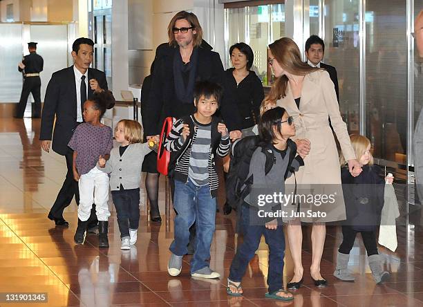 Brad Pitt, Angelina Jolie and their six children Maddox, Pax, Zahara, Shiloh, Knox, and Vivienne arrive at Haneda International Airport on November 8...