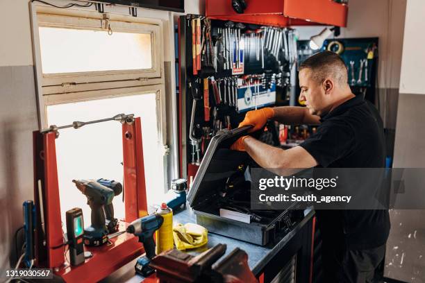 Package Mechanic Packing Tools Photos and Premium High Res Pictures - Getty Images